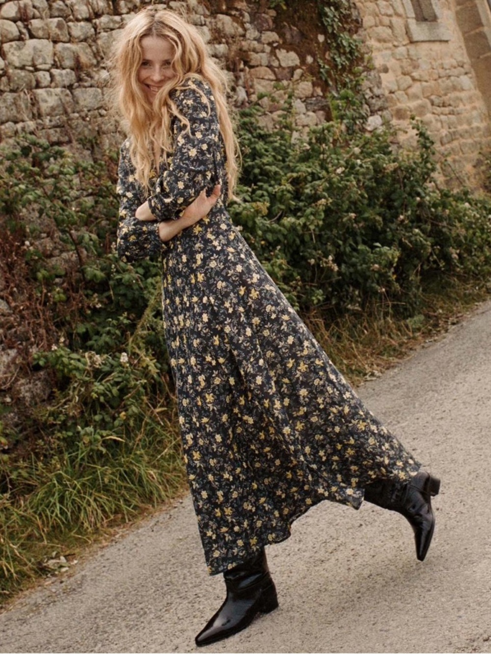 Doen Charleston Maxi dress in Noir Winding Blossoms